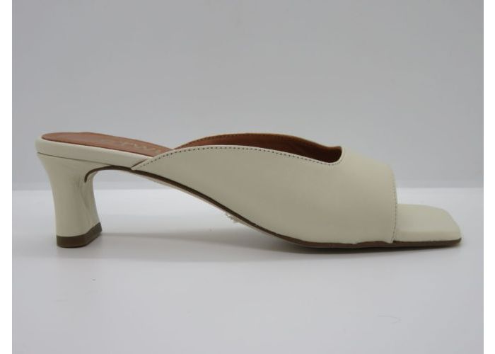 Ctwlk 21065 Slippers Ecru